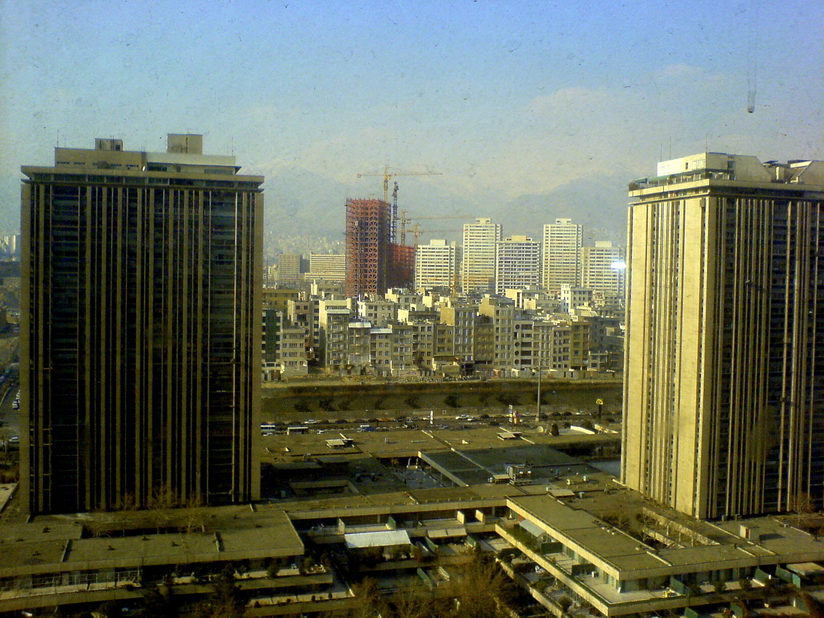 رمزگشایی از دستگیری جنجالی بازیگران در برج آ.اس.پ؛ آیا ک.د در میان است؟