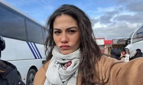 دمت اوزدمیر بدون آرایش؛ زیبایی واقعی بازیگر محبوب ترک که همه را شگفت‌زده کرد!