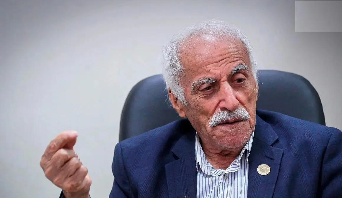 عکس دیده‌نشده عزت‌الله رمضانی‌فر کنار بهمن مفید در فیلم قبل از انقلاب!