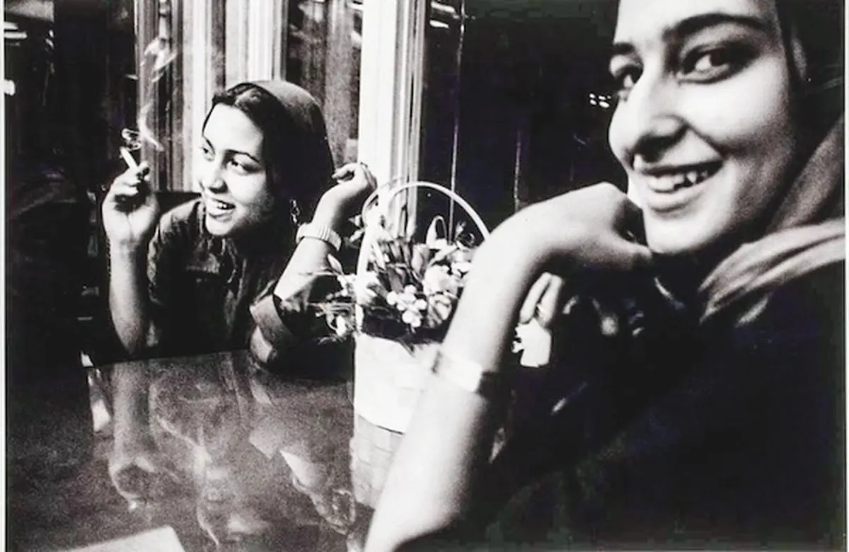 قاب تاریخ| جولان پیکان، جوانی امیرعبدالهیان، جوانان کافه‌نشین دهه ۸۰ و چند عکس دیگر