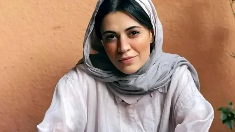 نگاهی نایاب به دهه ۷۰؛ ناهید مسلمی در کنار دختر زیبایش در جوانی