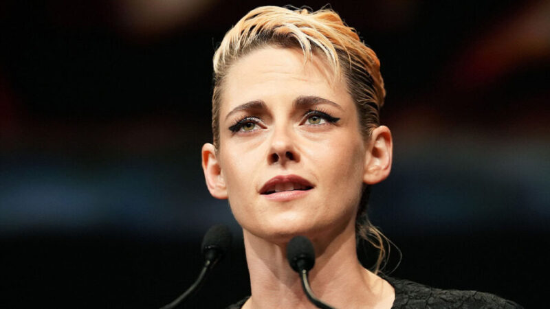 کریستن استوارت با استایل جدیدش طرفداران را شوکه کرد؛ جسارت یا بی‌نظمی؟