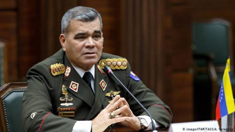 وزیر دفاع ونزوئلا بعد از شایعه مرگش جلوی دوربین آمد