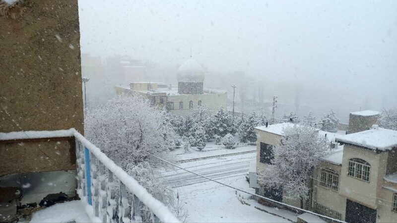 تهران زیر بارش برف کوتاه؛ پردیس و دماوند سفیدپوش شدند