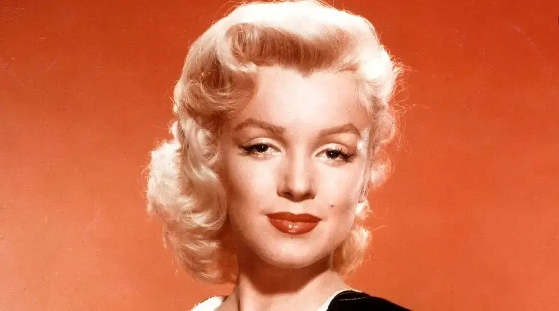 خاطره‌بازی| «مرلین مونرو» در 26 سالگی و در خانه‌اش؛ سال 1330