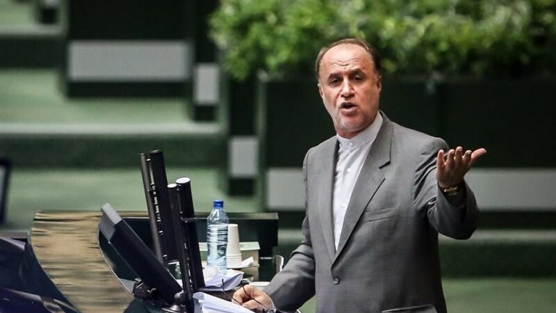 آقای حاجی‌بابایی در این وضعیت آش را شورتر نکنید