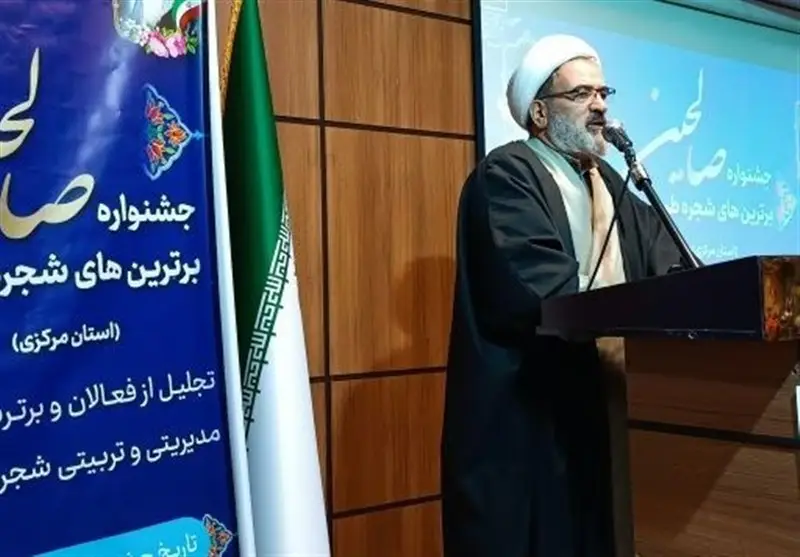 حلقات صالحین مسیر رستگاری و بصیرت جوانان را روشن می‌سازند