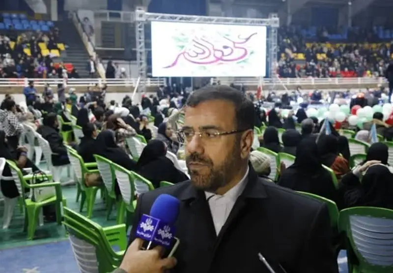 خانواده‌های شهدا سرمایه‌های معنوی کشورند