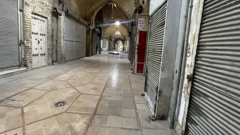 کسبه و بازاریان اراک صف خود را از آشوب و برهم زنندگان امنیت جدا کردند