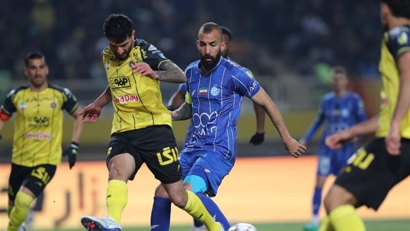 تساوی سپاهان و استقلال در نیمه‌ای جذاب و تماشایی