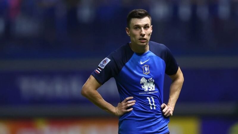 میثاقی فاش کرد: چرا سرگیف روی میز استقلال ماند و نازون و جنپو آمدند؟