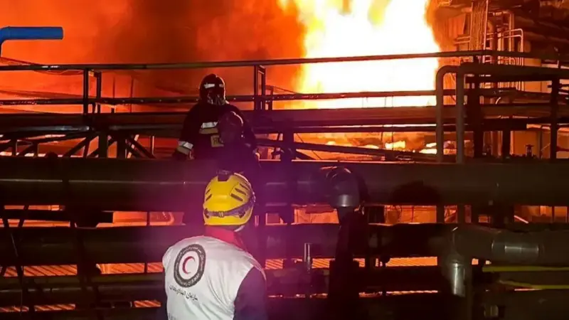 آتش‌سوزی مهیب در کارخانه لبنیات آمل؛ ۶۷ امدادگر در عملیات نفس‌گیر اطفا حضور داشتند