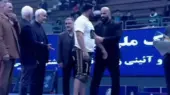 قهر عجیب در مراسم اهدای بازوبند پهلوانی!