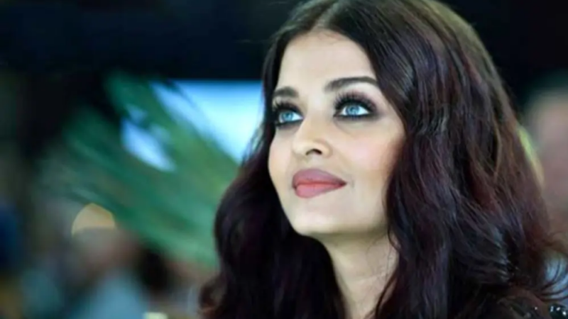 چیدمان خانه کاح مانند و دوبلکسِ آیشواریا و همسرش آبشیک باچان