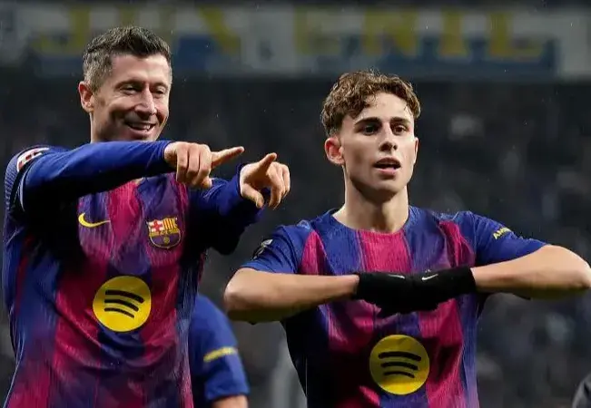 خنجر زهرآلود فلیک روی نیمکت: او اسپانیول را کشت!