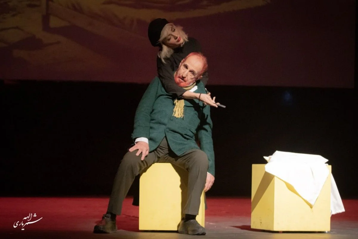 المیرا دهقانی با چهره‌ای متفاوت و جذاب در اتاق گریم تئاتر؛ زیبایی که همه را شگفت‌زده کرد!