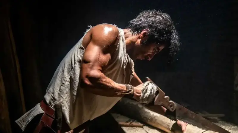 نگاهی به دکوراسیون خانه نوید پورفرج «رحیم نجار» سریال بامداد خمار / از علاقه خاص به حیوان خانگی تا فرش ایرانی آنچنانی