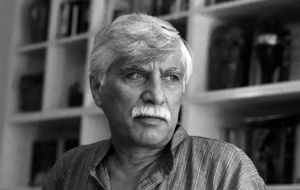 تصویری که بر روی مزار بهرام بیضایی نصب شد