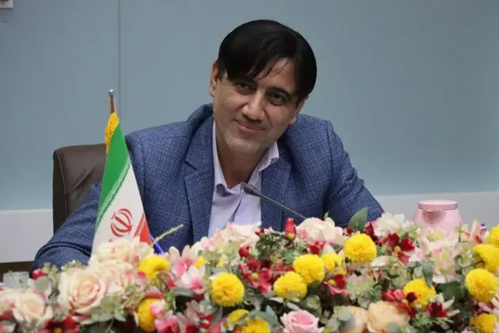 سروری‌مطلق: تسهیلات اشتغال خانواده‌های شهدا در دشتی افزایش یافت