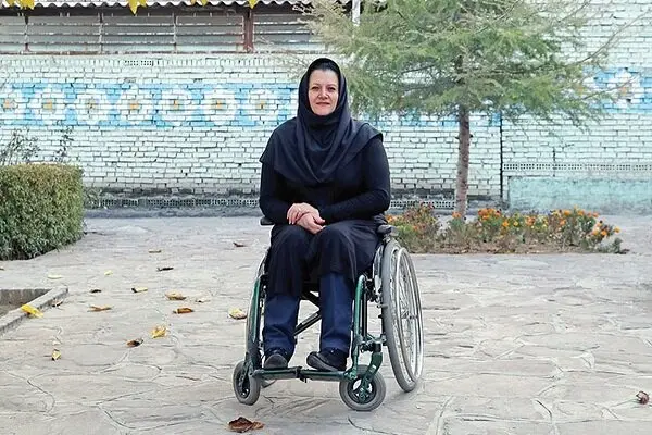 نیره عاکف دیپلم افتخار نشان مشهدالرضا گرفت