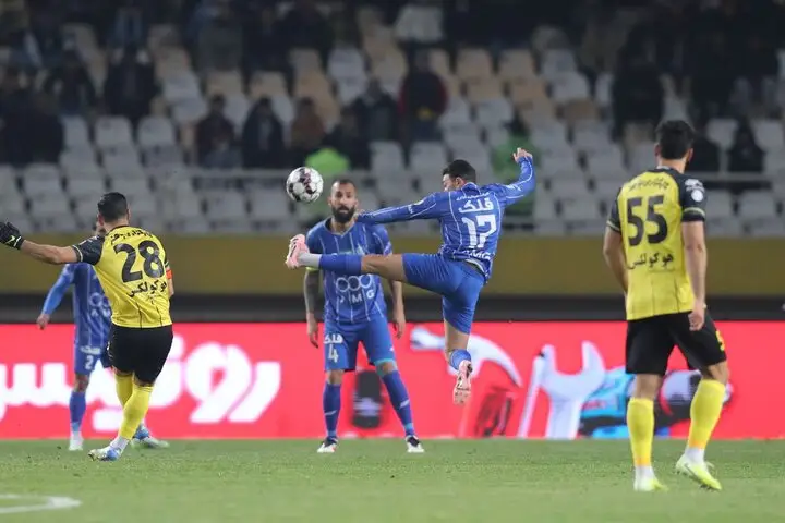 پیروزی دراماتیک استقلال برابر سپاهان/ ساپینتو صدرنشین را برد تا بماند