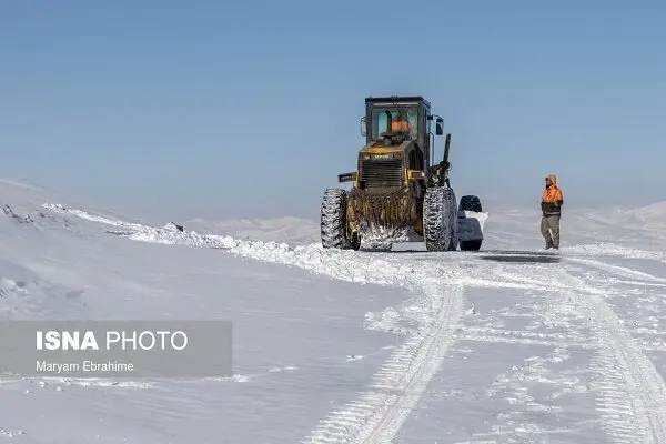 امدادرسانی به ۸۵ خودرو در محورهای برفی مازندران