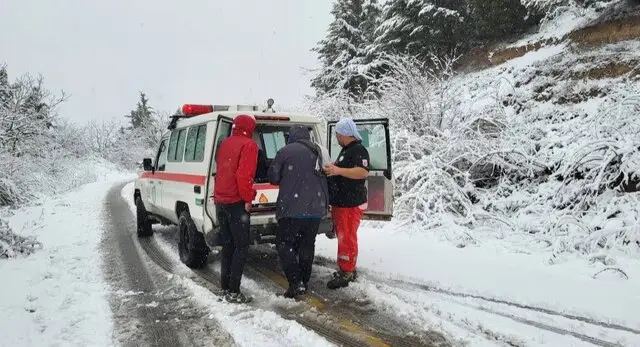 امدادرسانی هلال احمر گلستان به ۲۱۸ گرفتار در برف/ رهاسازی ۸۶ خودرو از کولاک