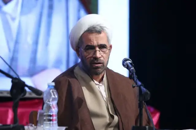 استاد مهدوی راد تمام عمر خود را در کتابخانه‌ها گذراندند