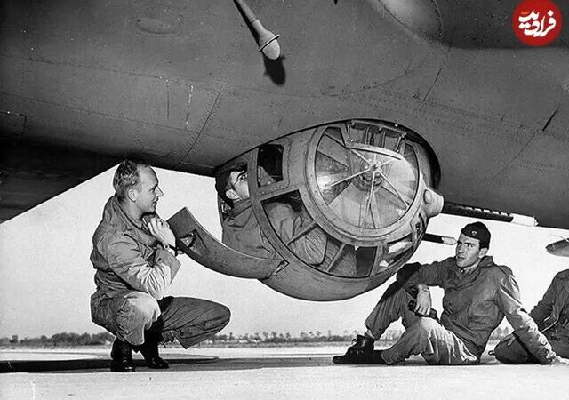 آویزان زیر بمب‌افکن؛ خطرناک‌ترین شغل جنگ جهانی دوم