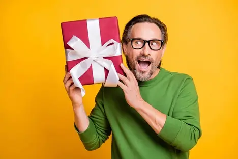 بهترین هدیه برای آقایان چیست؟ انتخابی شیک، ماندگار و همیشه کاربردی