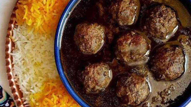 طرز تهیه خورش فسنجان خوشمزه و مجلسی با گوشت قلقلی
