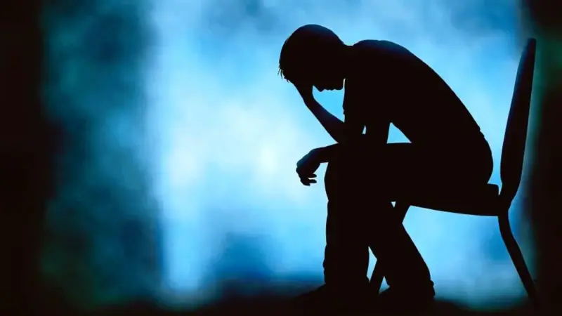 آمار نگران‌کننده: چرا ۷۴٪ مردان ایرانی در سکوت عاطفی فرو می‌روند؟