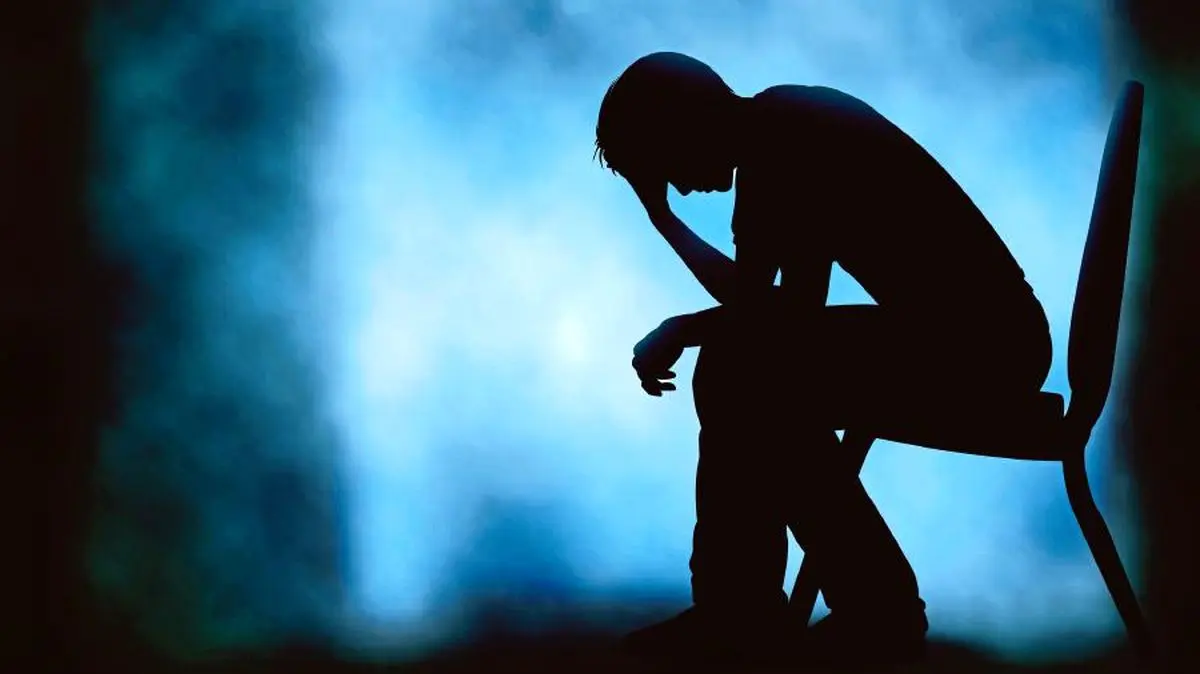 آمار نگران‌کننده: چرا ۷۴٪ مردان ایرانی در سکوت عاطفی فرو می‌روند؟