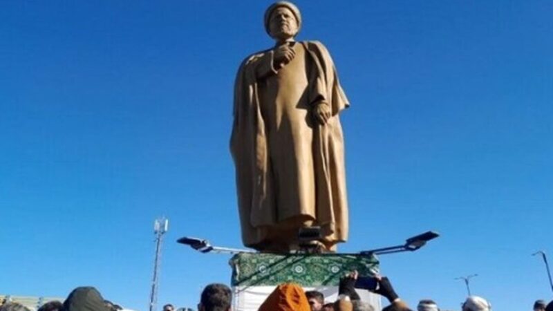 مجسمه شهید رئیسی سقوط کرد