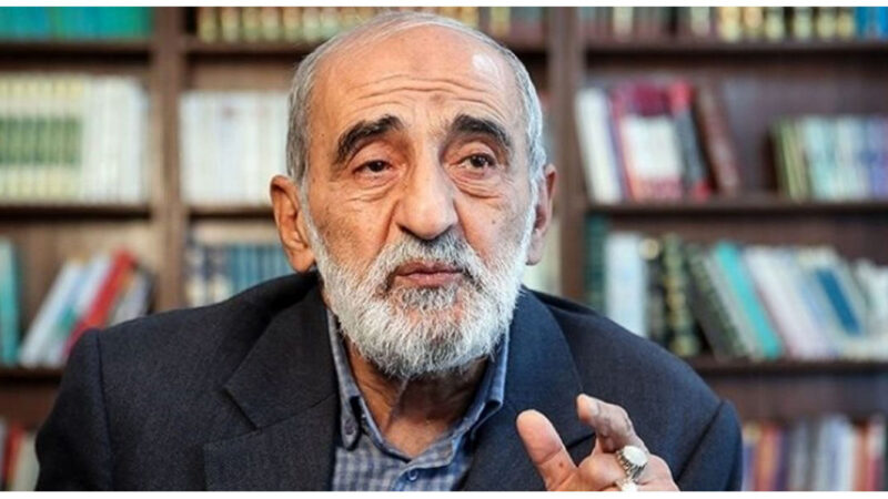 حمله شریعتمداری به دولت پزشکیان علیرغم توصیه رهبری