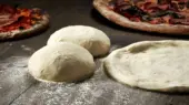 آشپزباشی| آموزش تهیه خمیر پیتزای خانگی تازه سبک و خوش‌طعم + فیلم