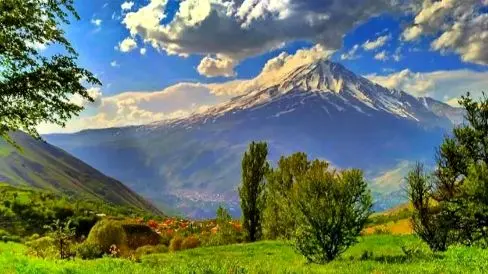 پیک‌نیک| با دشت آزو آشنا شوید؛ مقصدی آرامش‌ بخش با منظره‌ ای از دماوند