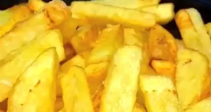 آشپزباشی| طرز تهیه سیب‌زمینی سرخ‌کرده ترد با تکنیکی که در آشپزخانه‌های حرفه‌ای استفاده می‌شود + فیلم