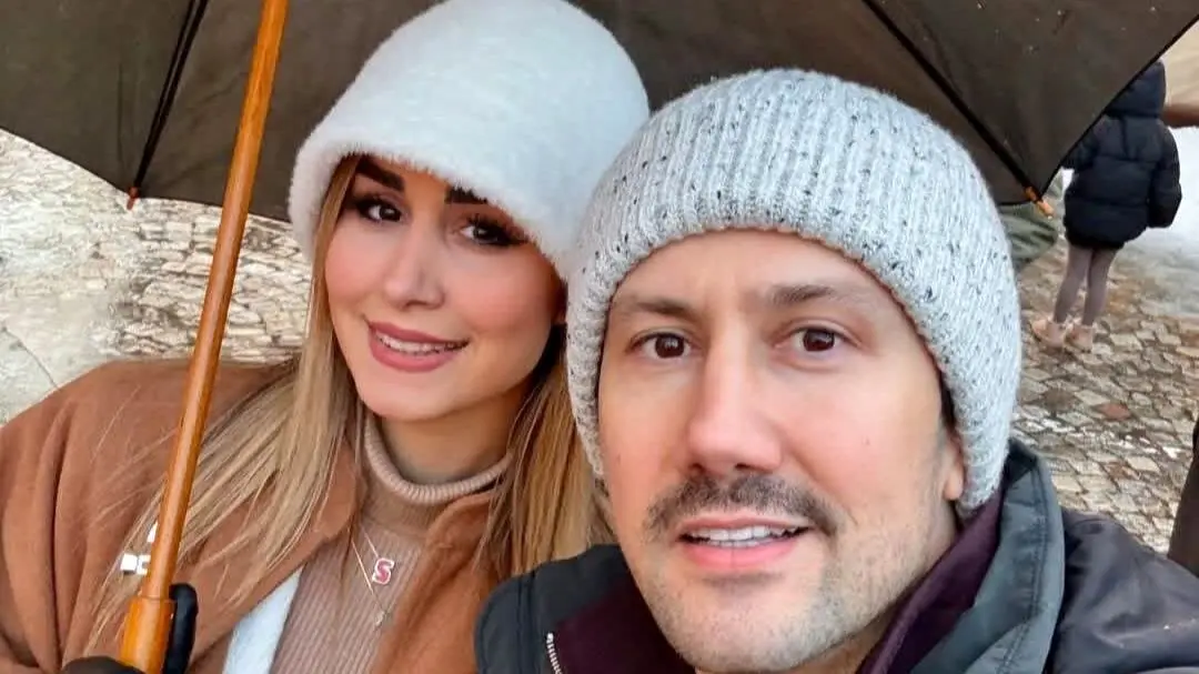 عاشقانه دلنشین شاهرخ استخری به مناسبت تولد همسرش سپیده بزمی پور در بلژیک / مرد عاشق به این میگن!