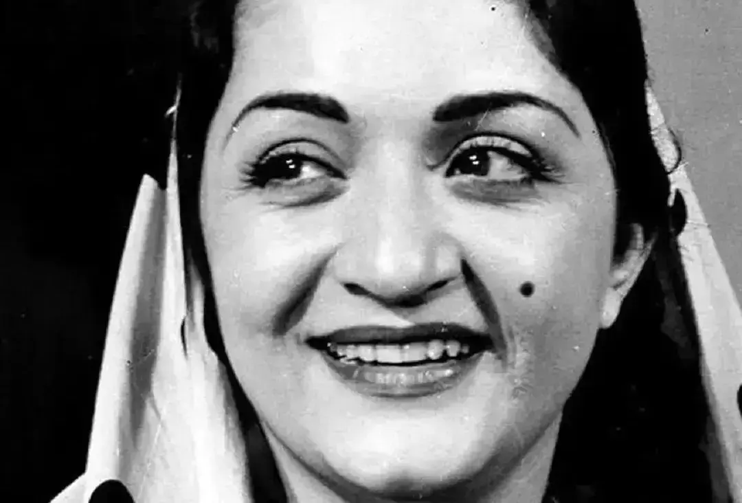 عکس| سفر در زمان؛ «شهلا ریاحی و ملکه رنجبر» در 89 و 84 سالگی؛ سال 1394