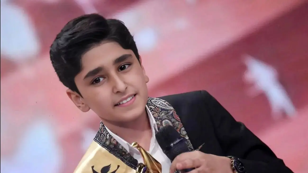 فیلم آواز خوانی محلی باشکوه علی طولابی عزیز به یاد حسن زیرک/ دل همه رو ربود پشت صحنه اشک میریزن