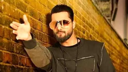 دانلود آهنگ خدا از ماکان بند+ متن ترانه/تو خلوت خودم بودم و میخواستم بگیری