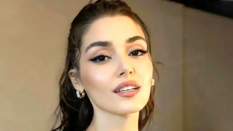 هانده ارچل در مهمانی سال نو طلایی پوشید / استایل کریسمسی خاص و چشم نواز زیباترین زن مسلمان جهان!