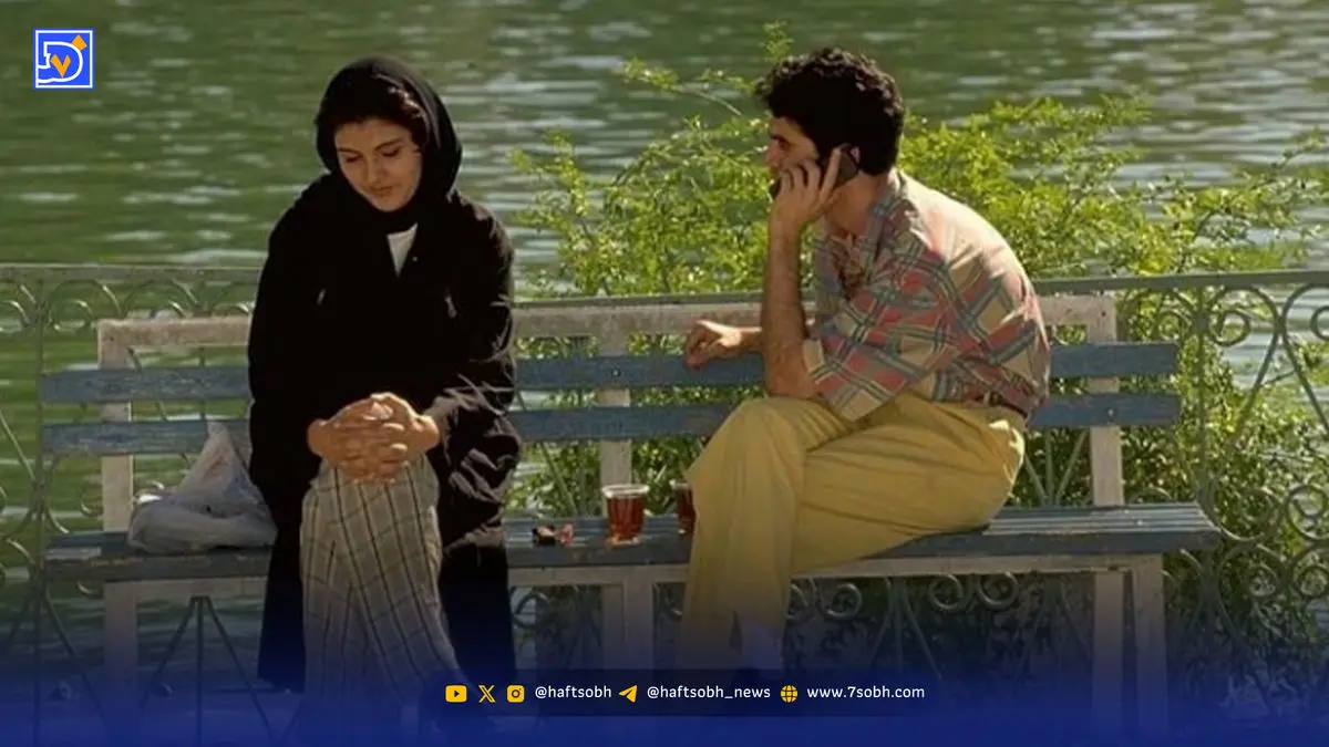 قاب تاریخ|‌ ‌عاشقانه پاییزی در تهران دهه70؛ زنجیر پاره کردن پهلوان پنبه در دهه50