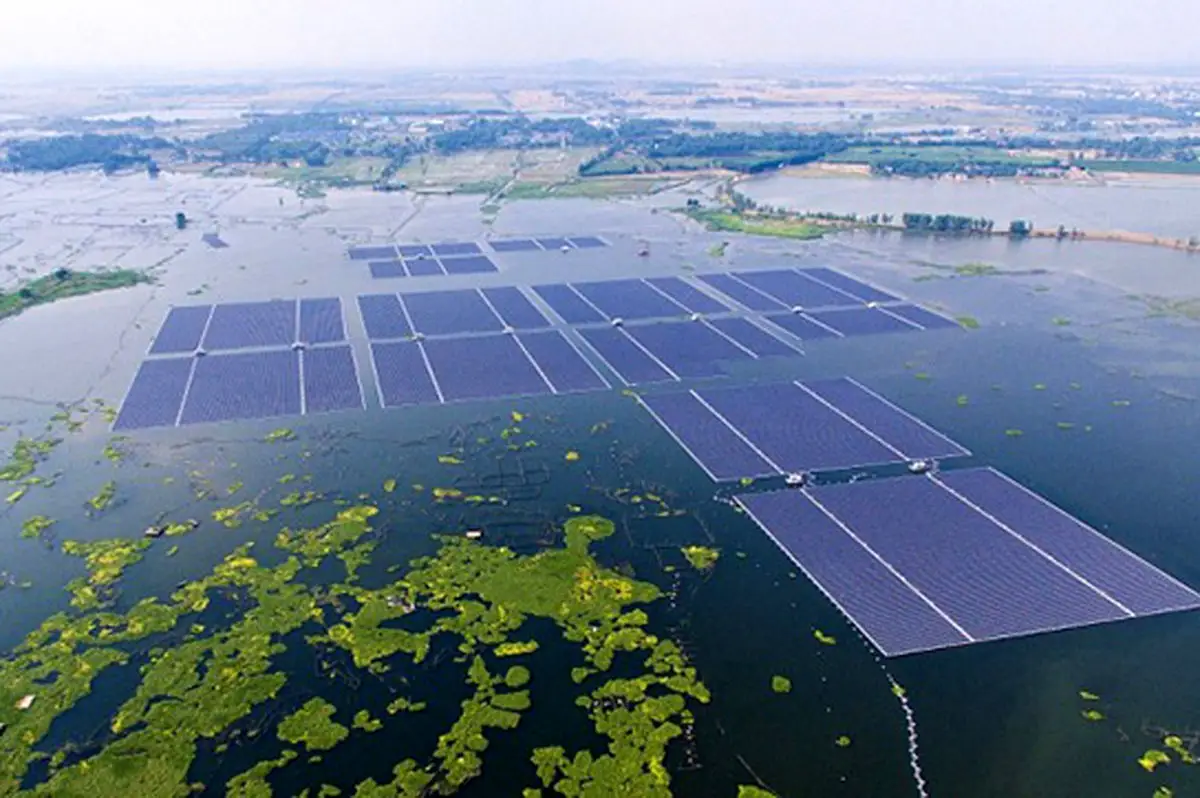 بزرگ‌ترین نیروگاه خورشیدی شناور جهان وارد مدار شد