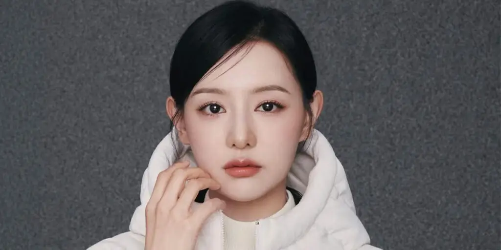 بازیگر «ملکه اشک‌ها» استایل رسمی‌اش را با جواهراتی درخشان تکمیل کرد