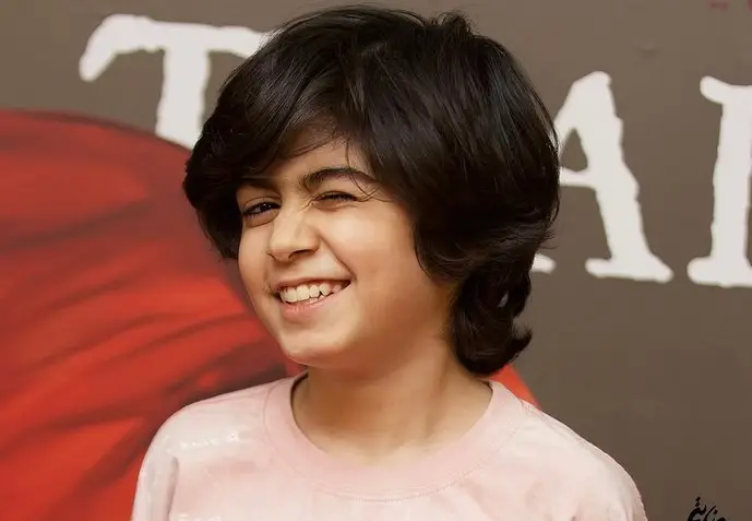 عکس دیده نشده رایان سرلک با پدر و مادر واقعی‌اش سوژه شد! +عکس