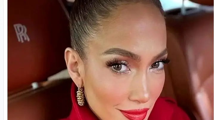 نگاهی به کاخ رؤیایی جنیفر لوپز با دکوراسیون با شکوه و سلطنتی