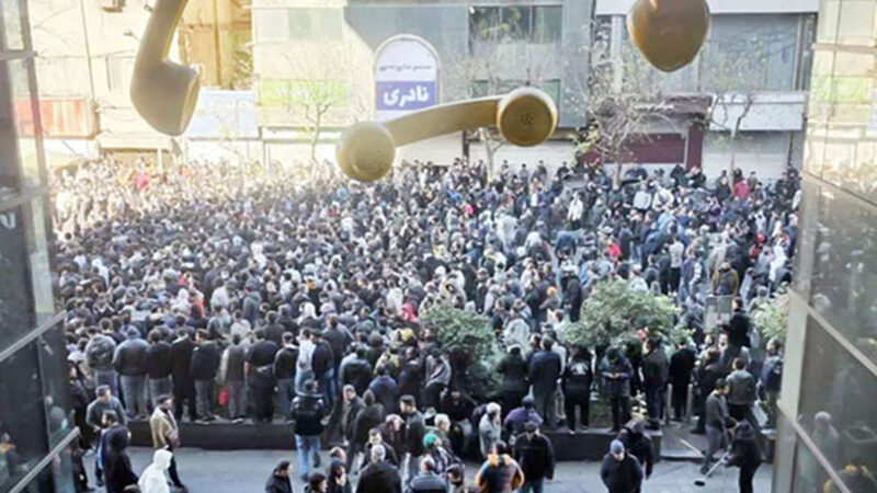 ترامپ، لاریجانی و شمخانی؛ جدل مهم ظهر جمعه