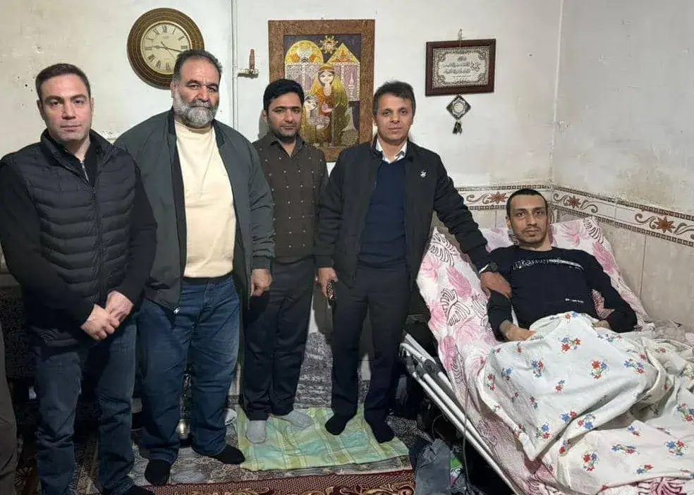 دیدار ویژه سرمربی تیم ملی کشتی با هوادار قطع نخاعی؛ لحظه‌ای ماندگار و پر احساس